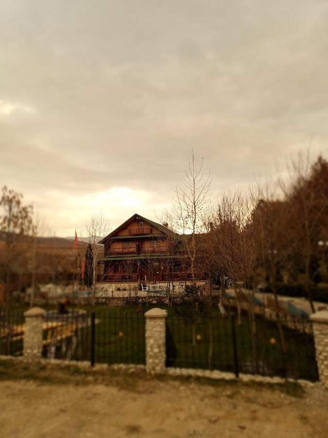 Sofra Kolonjare Agroturizem Hotel Erseke ภายนอก รูปภาพ