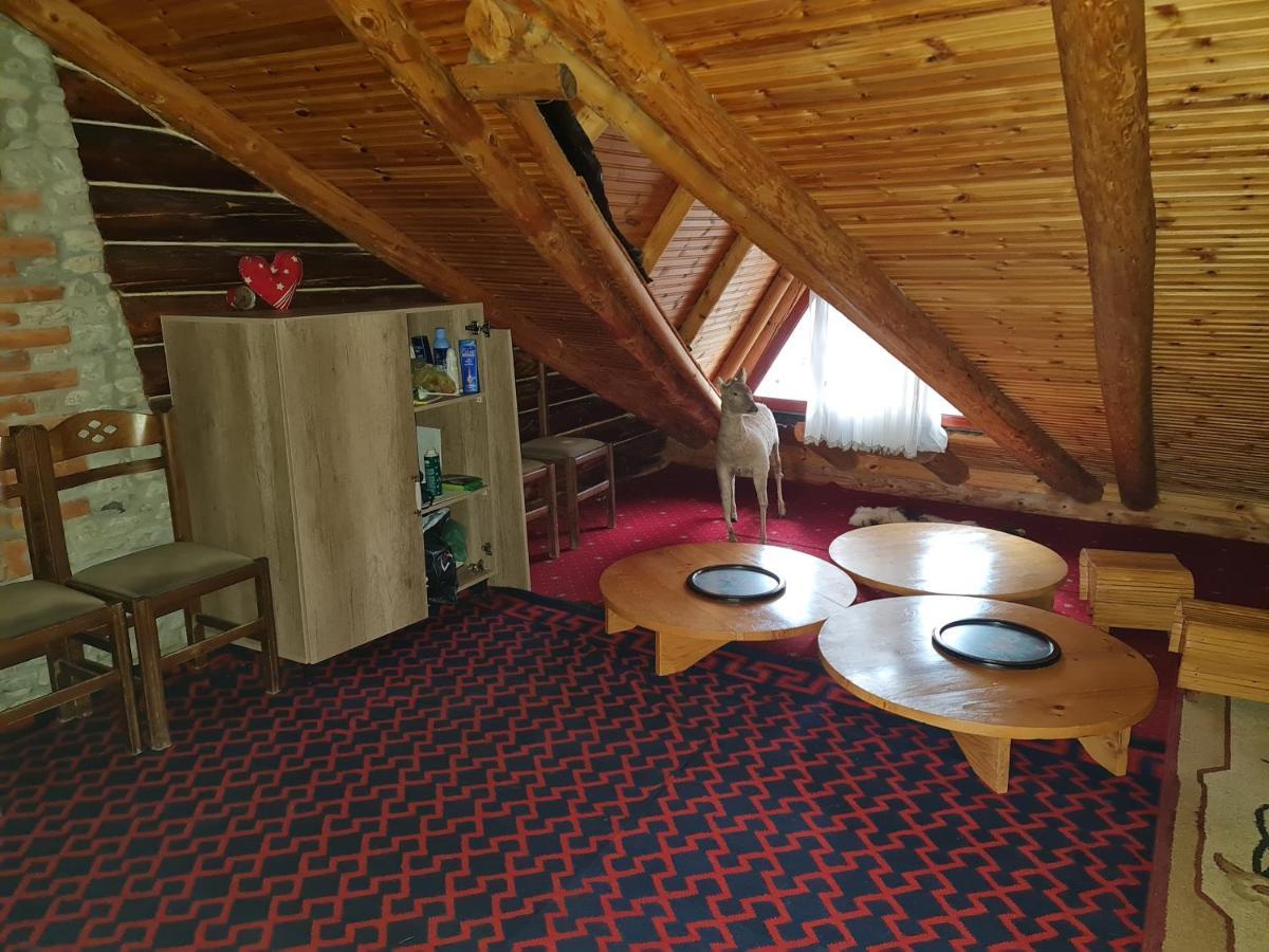 Sofra Kolonjare Agroturizem Hotel Erseke ภายนอก รูปภาพ