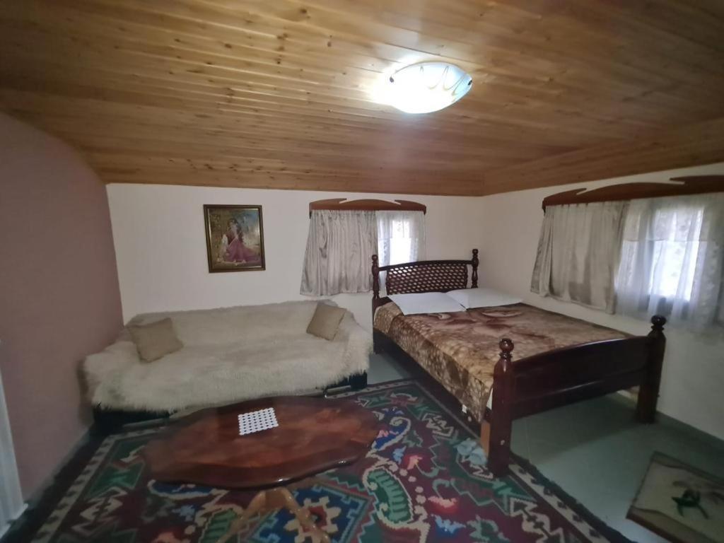 Sofra Kolonjare Agroturizem Hotel Erseke ภายนอก รูปภาพ